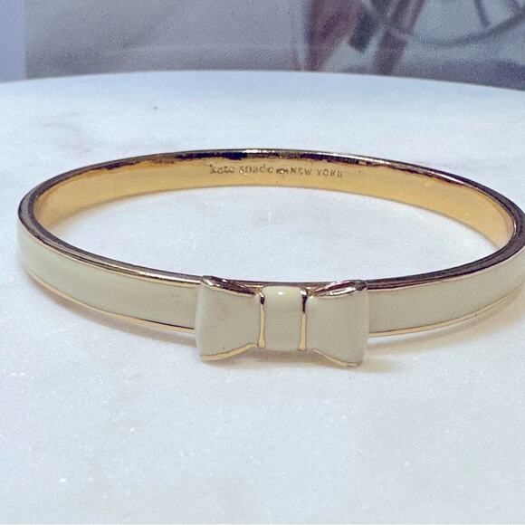 Kate Spade - "Take A Bow" Cream Enameled Bangle Bracelet - Picture 11 of 12